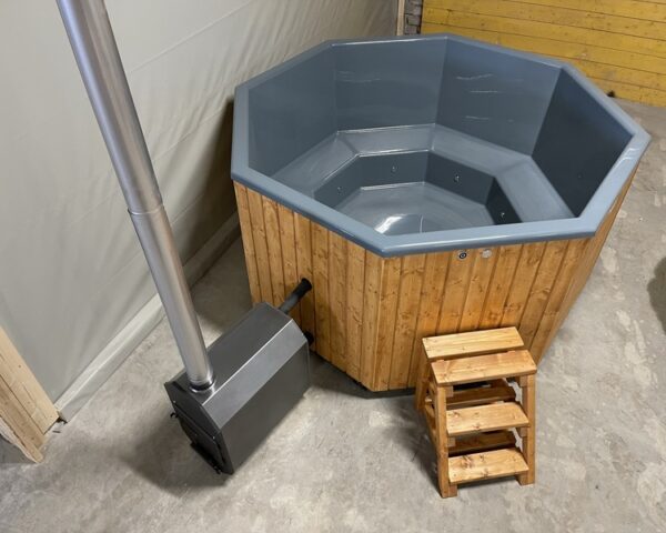2.4x2.4 m 8-cornered hot tub with fiberglass interior, external stove - Image 3