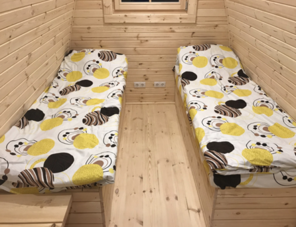 Insulated camping pod 2.4 m x 6.6 m (with side entrance) - Image 7