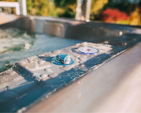 "Mystique" hot tub - Image 2