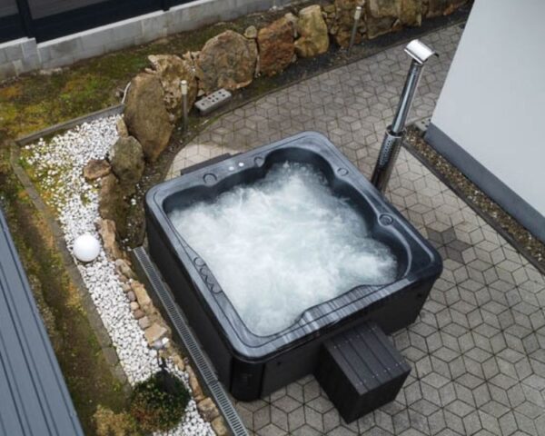 Miraceti Hot Tub/Jacuzzi – Integrated heater, Deluxe Acrylic Interior - Image 2