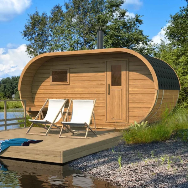 Lumikki Sauna – Toimiva ja tyylikäs ulkosauna tilavalla sisustuksella, erillisellä pukuhuoneella ja terassilla, valmistettu laadukkaasta pohjoismaisesta kuusesta.