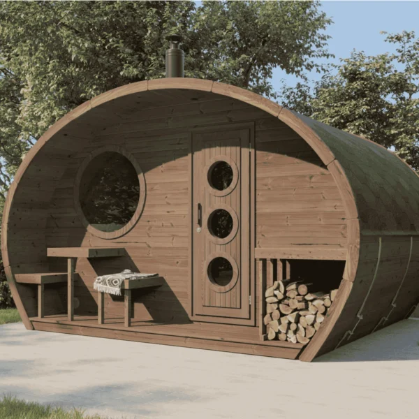 Ilmarinen-sauna 3x4m – moderni ja kestävä tynnyrisauna, jossa on panoraamaikkuna, lämpöpuuviimeistely ja tilava sisätila rentoutumiseen.