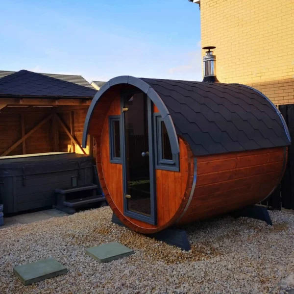 Ehala 2.2m Barrel Sauna – Compact Nordic spruce sauna with tempered glass door and ergonomic benches.